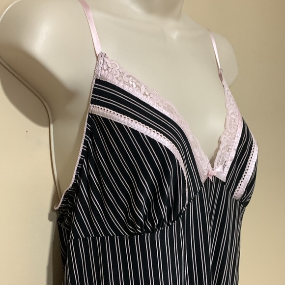 Pretty nighty - Picture 4 of 9